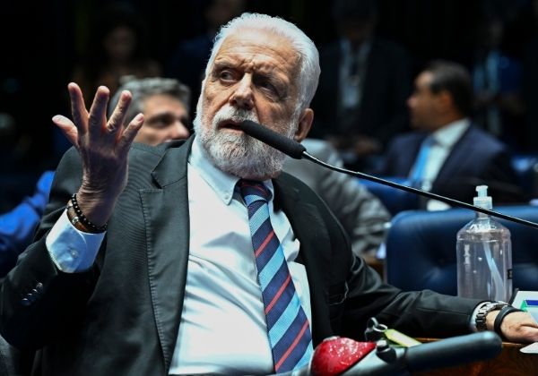 Jaques Wagner defende fim da escala 6x1 e cobra tramitação rápida da PEC no Senado