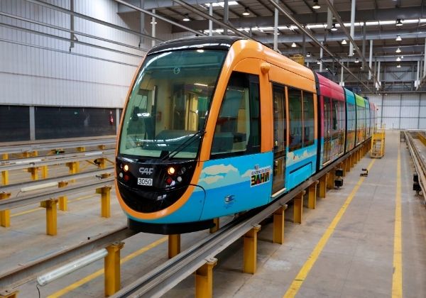 Licitação para integrar VLT ao metrô de Salvador é adiada