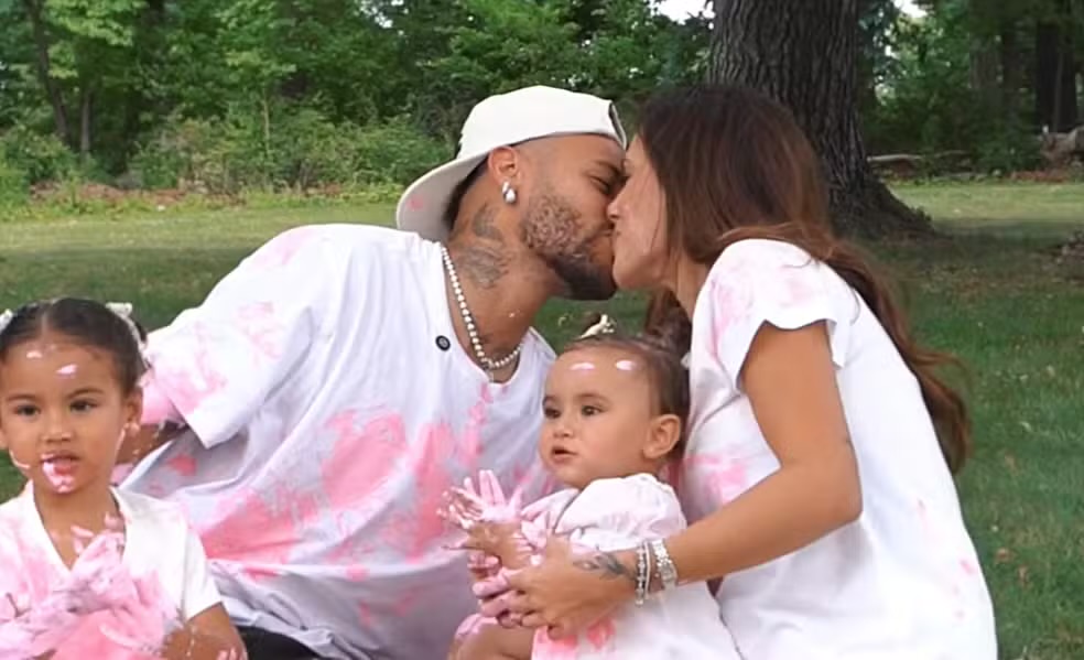Neymar e Bruna Biancardi anunciam gravidez da terceira filha